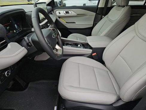 New 2026 Ford Explorer Active w/ Active Comfort Package image 24