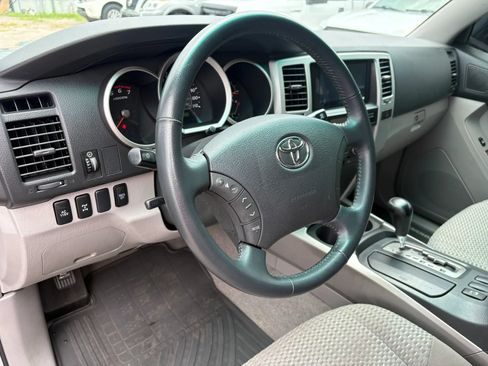 Used 2007 Toyota 4Runner SR5 AWD/4WD image 11
