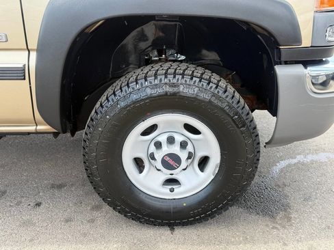 Used 2006 GMC Sierra 2500 W/T RWD image 52