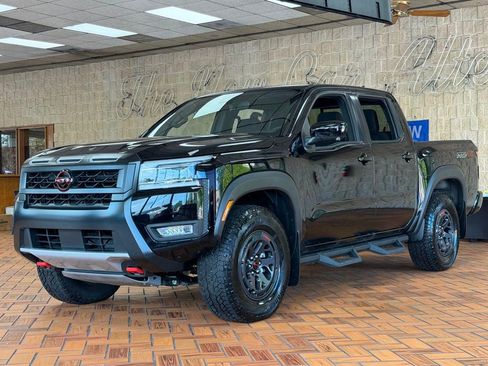 Used 2025 Nissan Frontier PRO-4X w/ Pro Convenience Package AWD/4WD image 4
