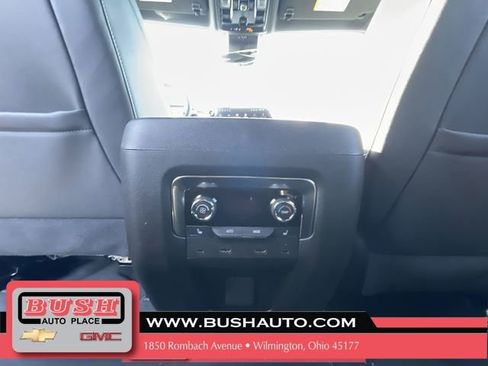 New 2026 Chevrolet Suburban High Country image 22