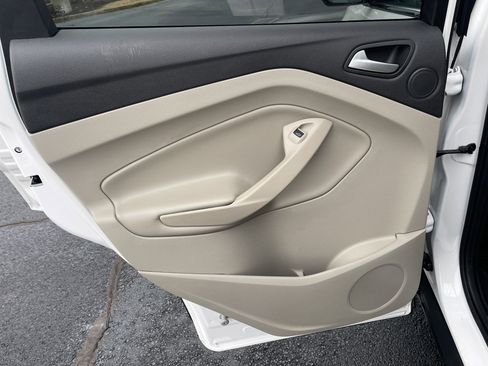 Used 2019 Ford Escape Titanium image 27