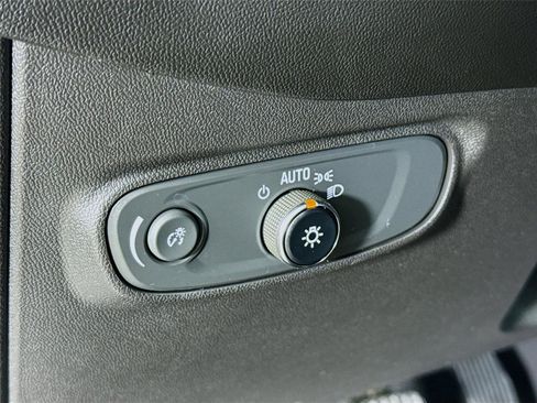 Used 2023 Chevrolet Equinox LT FWD image 12