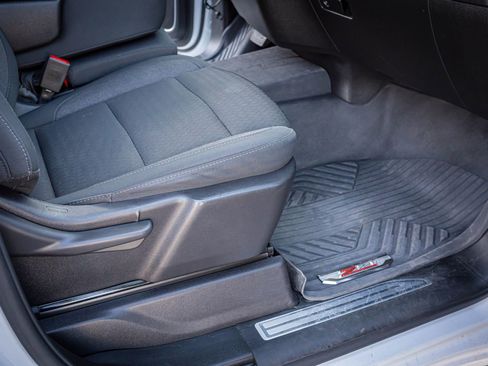 Used 2024 Chevrolet Silverado 2500 LT image 33