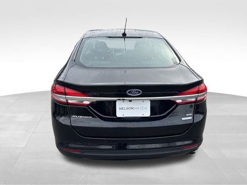 Used 2017 Ford Fusion SE w/ Fusion SE Technology Package image 5