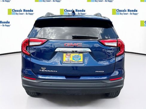 Used 2023 GMC Terrain SLE w/ Driver Convenience Package image 7
