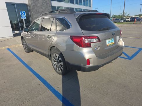 Used 2015 Subaru Outback 2.5i Limited AWD/4WD image 3