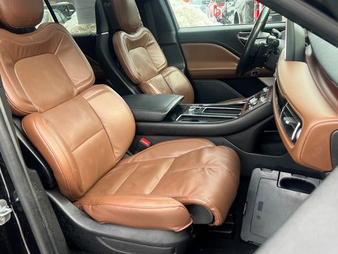 Certified 2023 Lincoln Aviator Grand Touring w/ Equipment Group 301A image 9