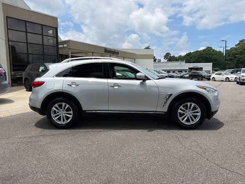 Used 2017 INFINITI QX70 2WD w/ Premium Package image 14