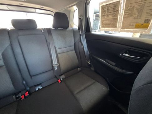 Used 2025 Nissan Rogue SV FWD image 39