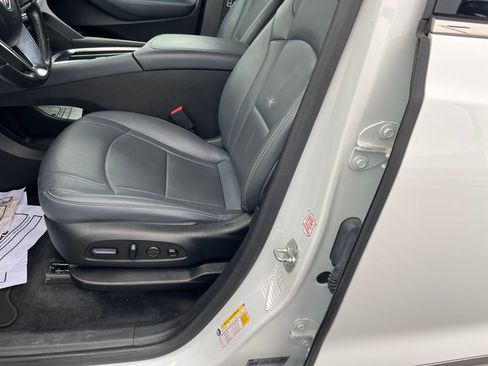 Used 2024 Buick Enclave Premium image 21