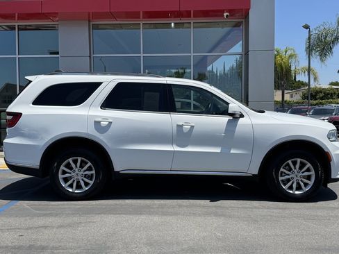 Used 2022 Dodge Durango SXT AWD/4WD image 4