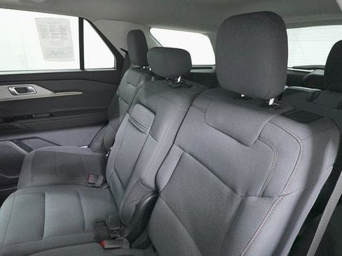 Used 2025 Ford Explorer Active image 25