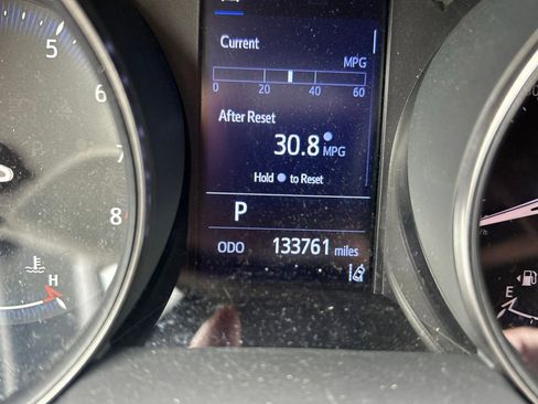 Used 2019 Toyota C-HR LE FWD image 11
