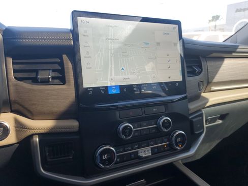 Used 2022 Ford Expedition Max Limited image 23