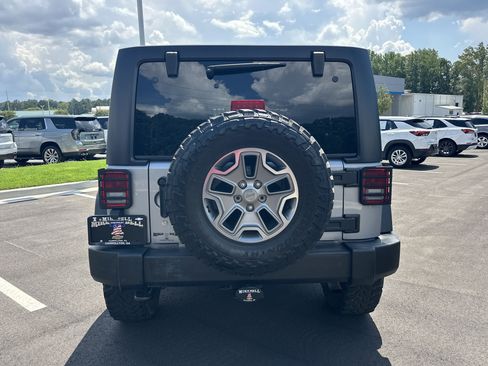 Used 2016 Jeep Wrangler Unlimited Rubicon w/ Dual Top Group AWD/4WD image 7
