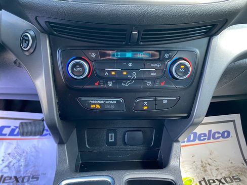 Used 2019 Ford Escape SE FWD image 25