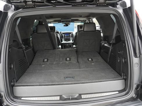 Used 2018 Cadillac Escalade Platinum image 8