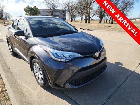 Used 2021 Toyota C-HR LE image 1