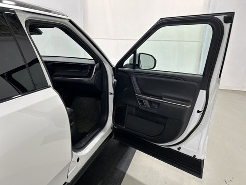 Used 2024 Rivian R1S Adventure image 18