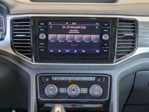 Used 2022 Volkswagen Atlas Cross Sport SE image 16