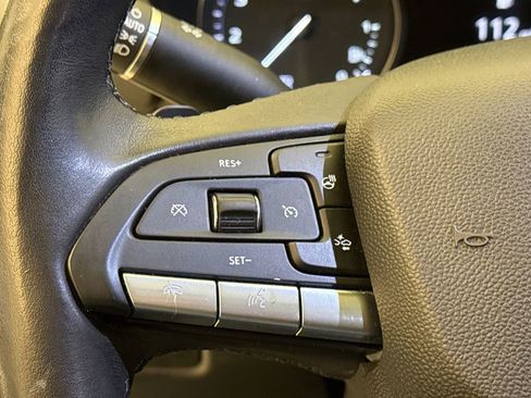 Used 2021 Cadillac XT4 Premium Luxury FWD image 33