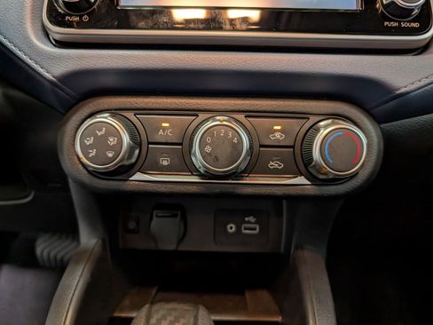 Used 2025 Nissan Versa SV image 20