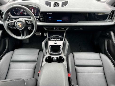Certified 2025 Porsche Cayenne S image 6