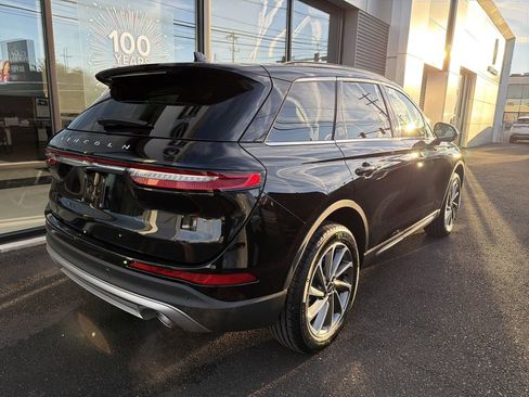 New 2026 Lincoln Corsair Premiere image 4