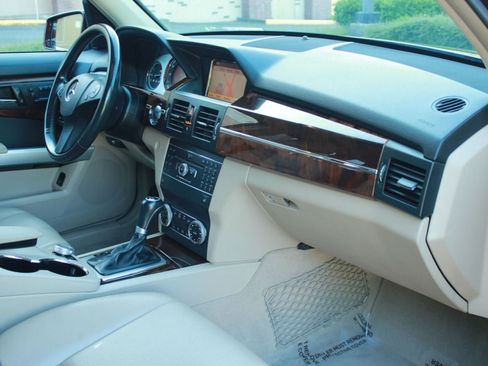 Used 2011 Mercedes-Benz GLK 350 4MATIC image 18