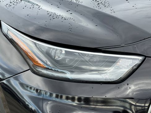 Used 2021 Toyota Highlander LE image 45