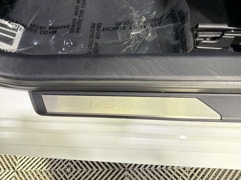 Used 2024 Lexus ES 350 F Sport w/ Accessory Package (Z2) image 17