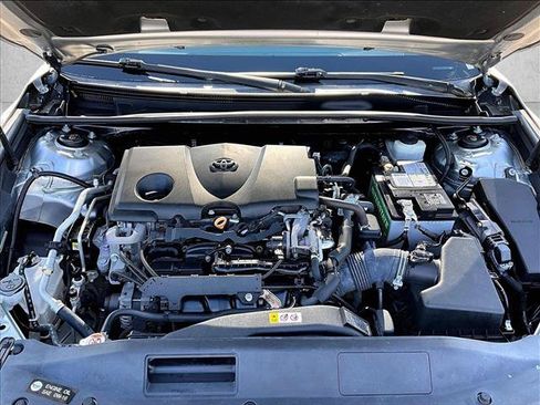 Used 2020 Toyota Camry LE FWD image 11