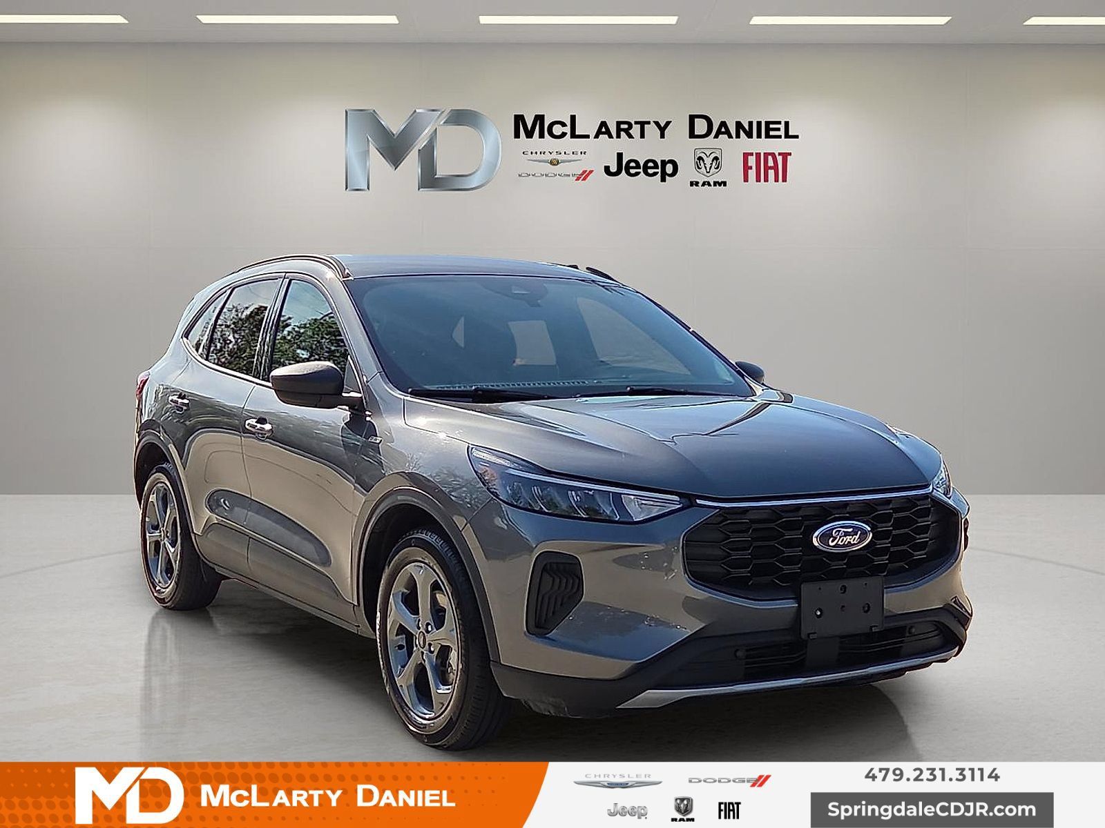 Used 2025 Ford Escape ST-Line FWD image 1