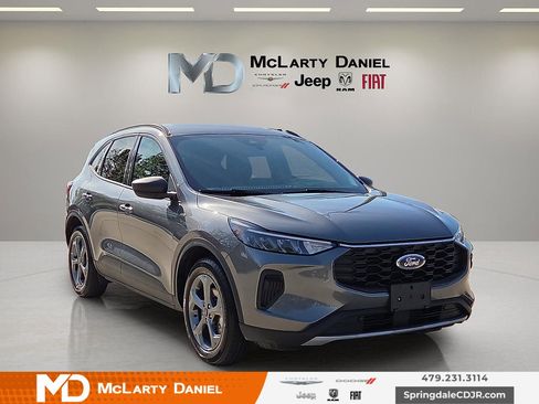 Used 2025 Ford Escape ST-Line FWD image 1