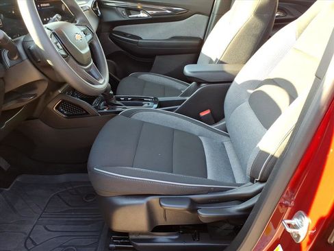 Used 2025 Chevrolet TrailBlazer LS w/ LS Confidence Package image 14