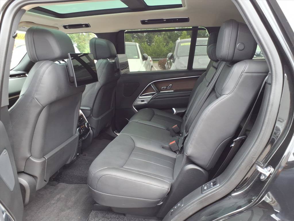 Certified 2024 Land Rover Range Rover Long Wheelbase SE AWD/4WD image 12