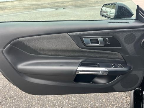 Used 2025 Ford Mustang Coupe image 28