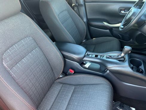 Used 2025 Honda HR-V Sport image 12