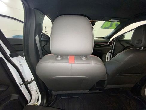 Used 2024 Chevrolet Trax RS w/ Driver Confidence Package FWD image 35