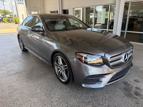 Used 2019 Mercedes-Benz E 300 image 3