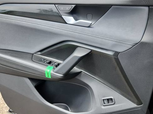 New 2026 Volkswagen Tiguan SE R-Line AWD/4WD image 18