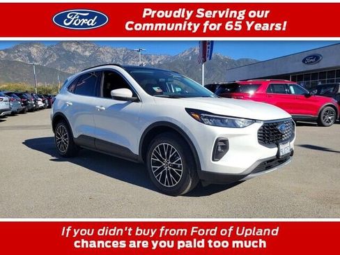 Used 2025 Ford Escape Base w/ Class II Trailer Tow Package image 1