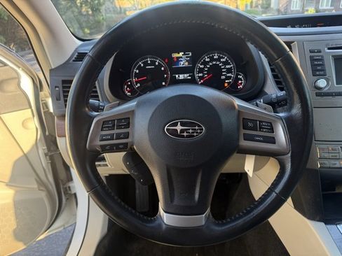 Used 2014 Subaru Outback 2.5i Limited w/ Moonroof Package image 9