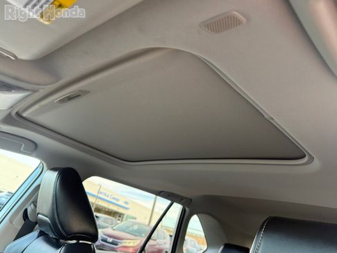 Used 2025 Toyota RAV4 XLE Premium image 14