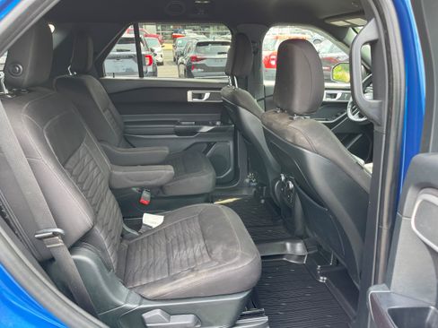 Certified 2020 Ford Explorer XLT w/ Comfort Package AWD/4WD image 7