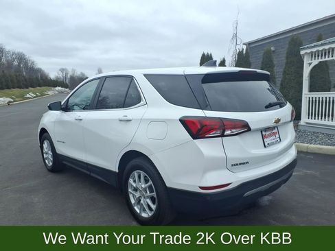 Used 2023 Chevrolet Equinox LT w/ Driver Convenience Package image 3