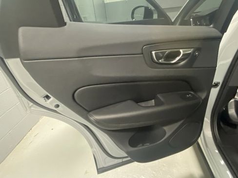 Certified 2025 Volvo XC60 B5 Plus image 8