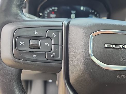 Used 2023 GMC Yukon Denali Ultimate AWD/4WD image 18