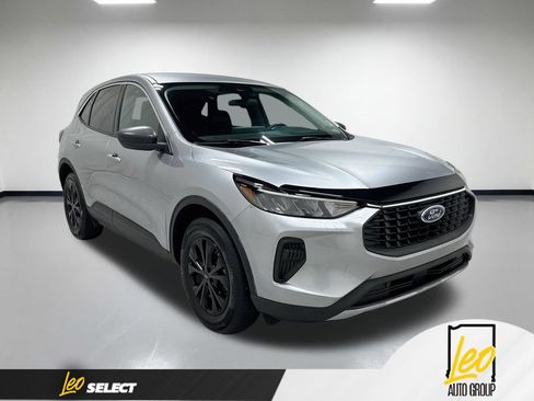 Used 2023 Ford Escape Active w/ Tech Pack #1 AWD/4WD image 5